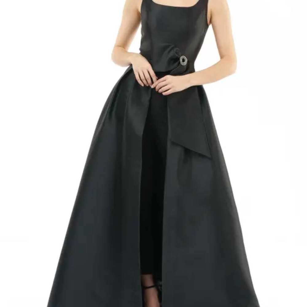 Kay Unger New York jumpsuit size 4